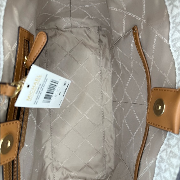 Michael Kors Charlie Tote W Zip case NWT - Picture 3 of 10
